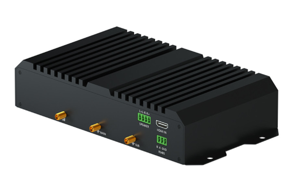 Múltiples interfaces incluyendo HDMI USB y RS232 para una conexión fácil y conveniente a varios dispositivos y accesorios
